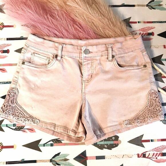 New York & Co Denim and Lace Shorts Mid Rise Women's Size 6  Pink/Mauve Cut off - Picture 1 of 12